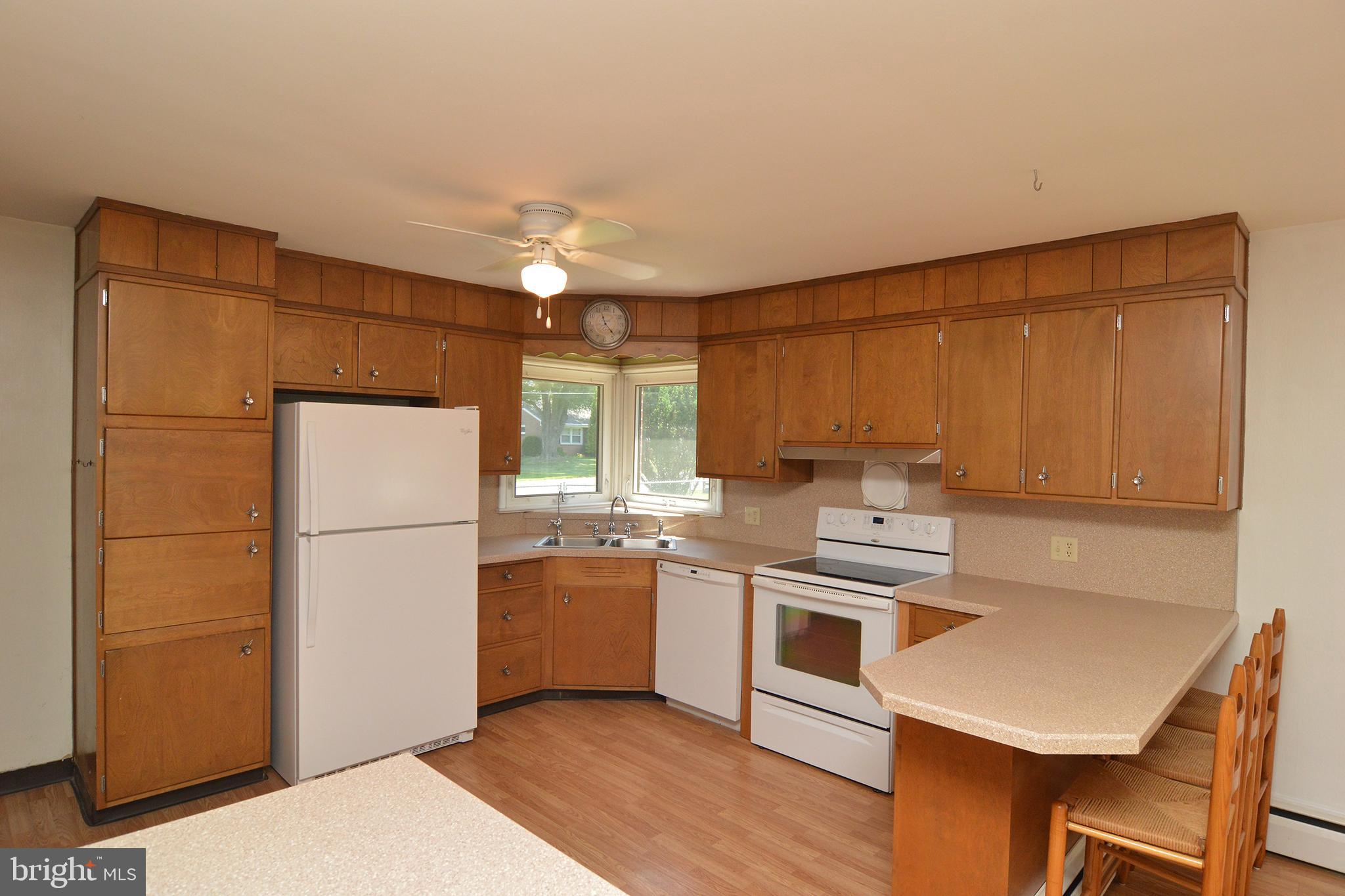 555 Gibraltar Road Reading, PA 19606 - Photo 17 of 40 Kitchen