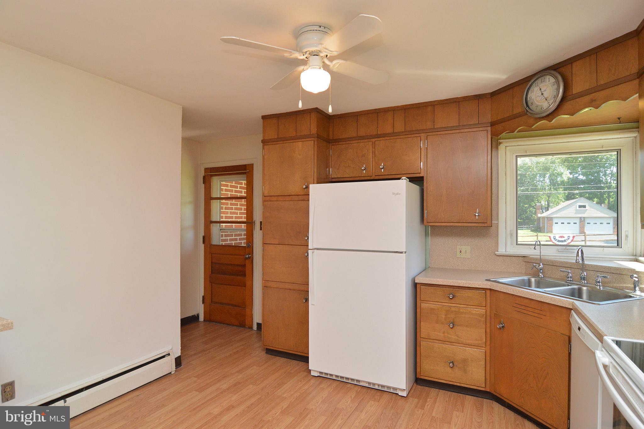 555 Gibraltar Road Reading, PA 19606 - Photo 19 of 40 Kitchen