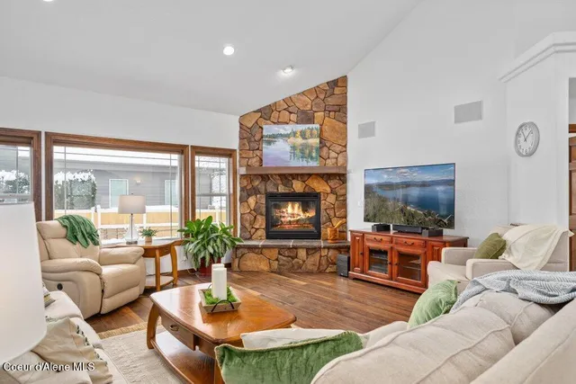 $1,150,000 | 724 East Arena Loop, Hayden, ID 83835