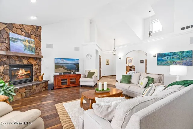 $1,150,000 | 724 East Arena Loop, Hayden, ID 83835