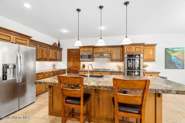 $1,150,000 | 724 East Arena Loop, Hayden, ID 83835