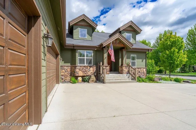 $1,150,000 | 724 East Arena Loop, Hayden, ID 83835