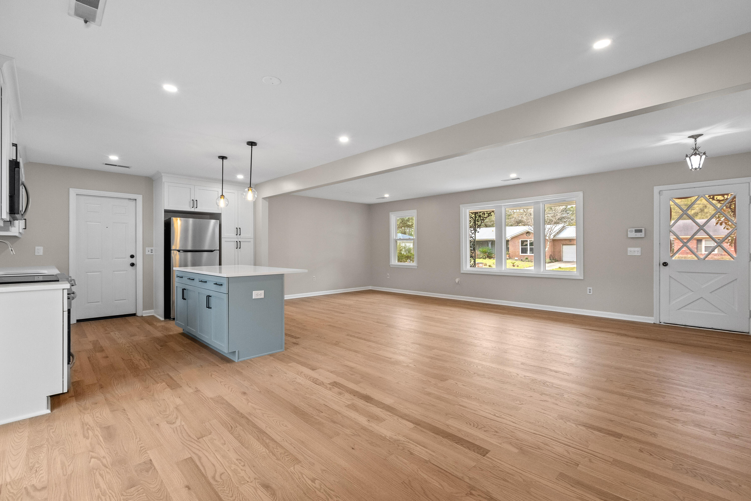 1072 Kentwood Circle Charleston, SC 29412 - Photo 13 of 42 1072KentwoodCir-CasaVerdeMediaLLC16