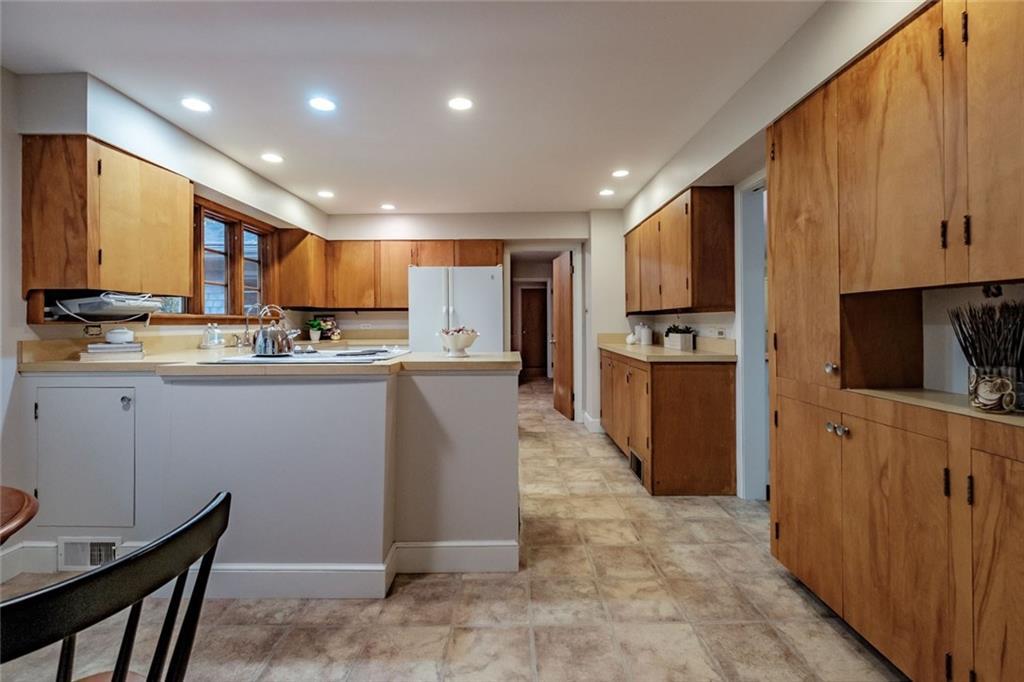 3 Woodcrest Road Cape Elizabeth, ME 04107 - Photo 7 of 22 Photo
