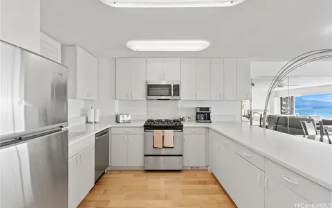 $2,500,000 | 2895 Kalakaua Avenue, Unit 1202, Honolulu, HI 96815
