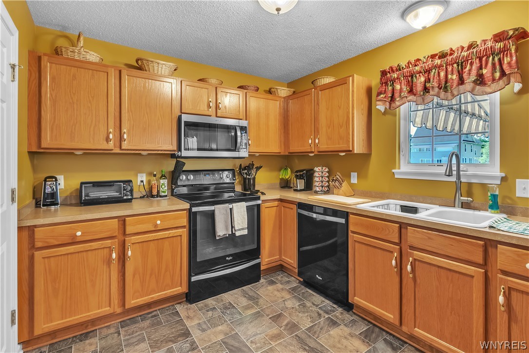 3715 Lakeview Road Hamburg, NY 14075 - Photo 17 of 46