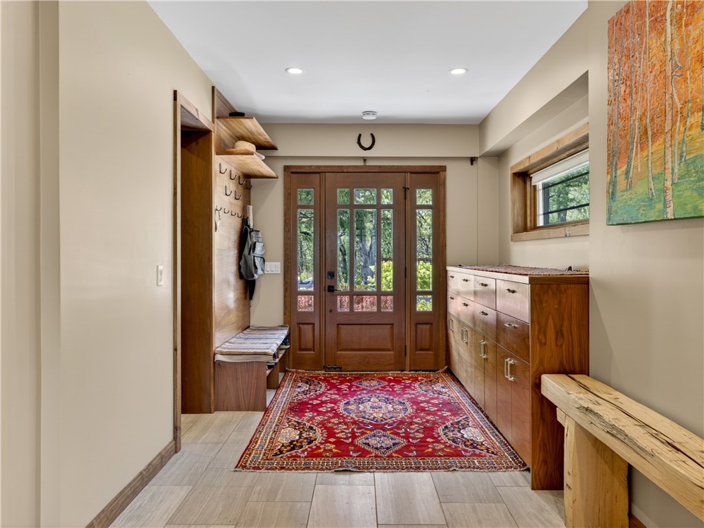 325 Post Road Westerly, RI 02891 - Photo 12 of 49
