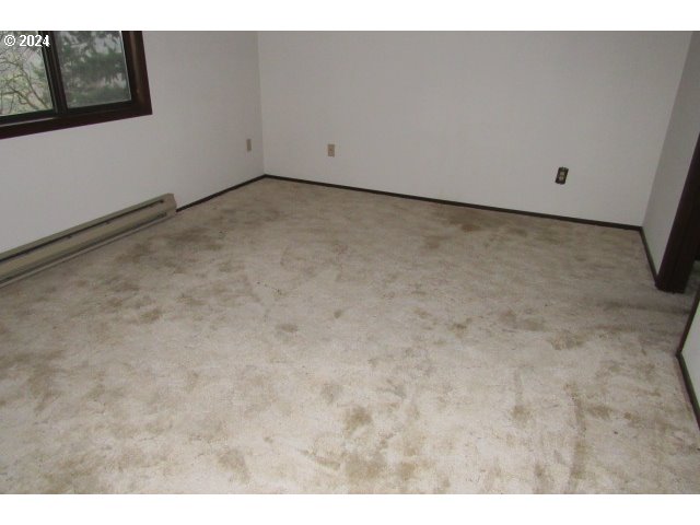 655 Southeast Summit Drive Roseburg, OR 97470 - Photo 11 of 19