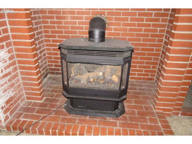 655 Southeast Summit Drive Roseburg, OR 97470 - Photo 16 of 19