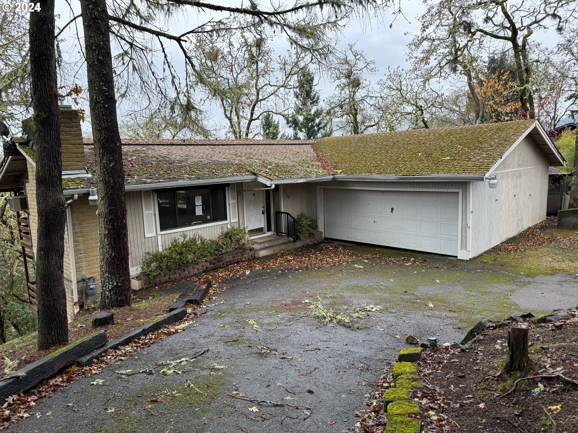 655 Southeast Summit Drive Roseburg, OR 97470 - Photo 3 of 19