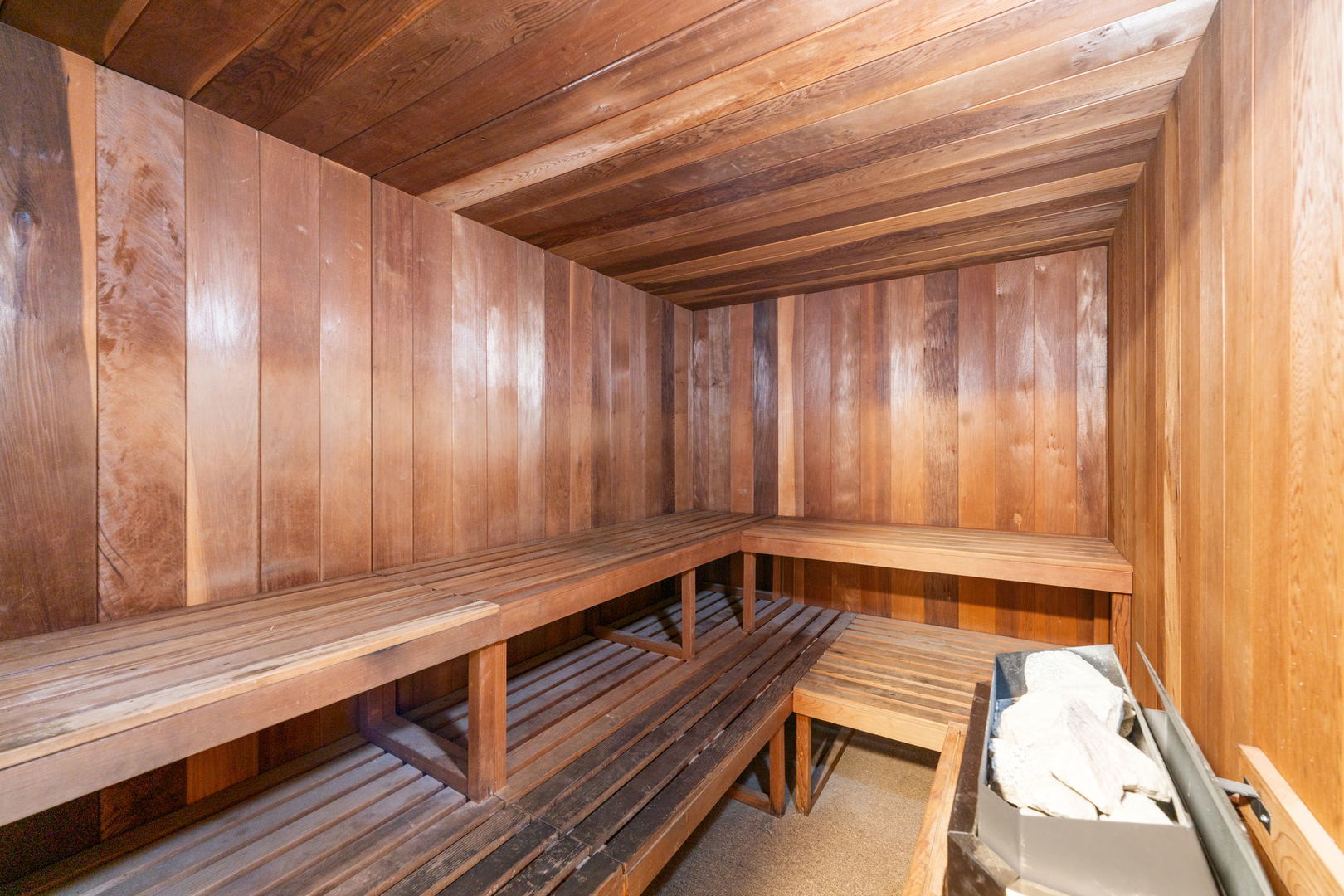 1516 North State Parkway, Unit 5D Chicago, IL 60610 - Photo 29 of 33 a sitting area with wooden floor