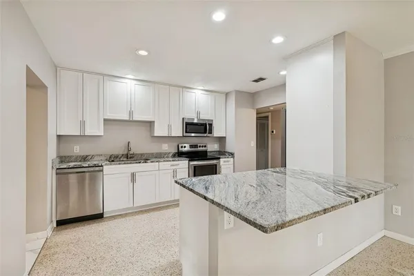 $480,000 | 308 Brentwood Drive, Unit 33617, Temple Terrace, FL 33617