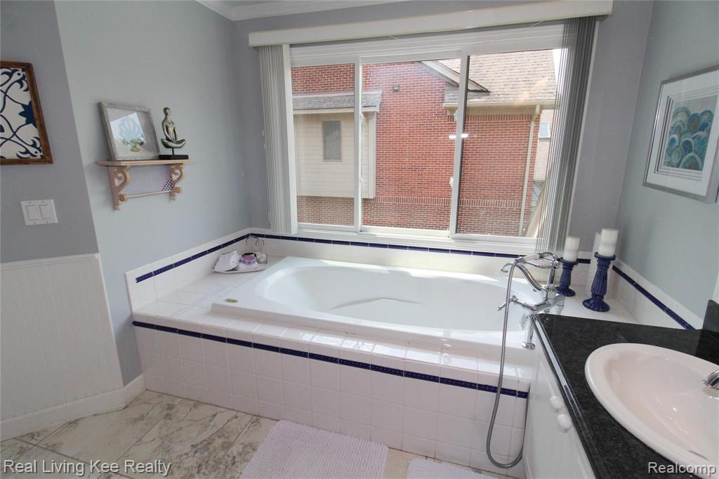 1081 Chesapeake Rochester Hills, MI 48307 - Photo 51 of 80