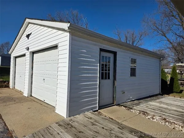 $1,500 | 604 North Shelby Street, Salem, IN 47167