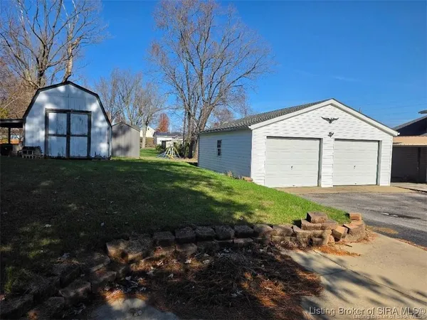 $1,500 | 604 North Shelby Street, Salem, IN 47167