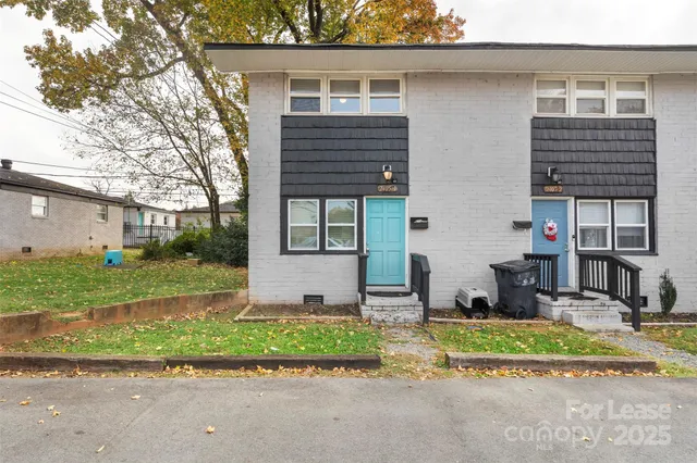 a front view of house with yard