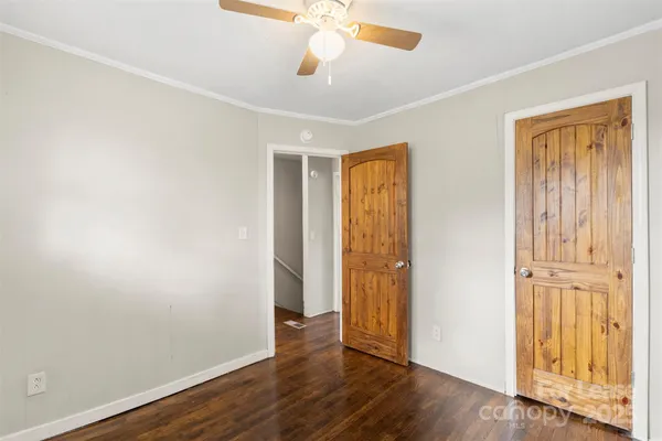 $1,049 | 2405 Julia Avenue, Unit 1, Charlotte, NC 28206