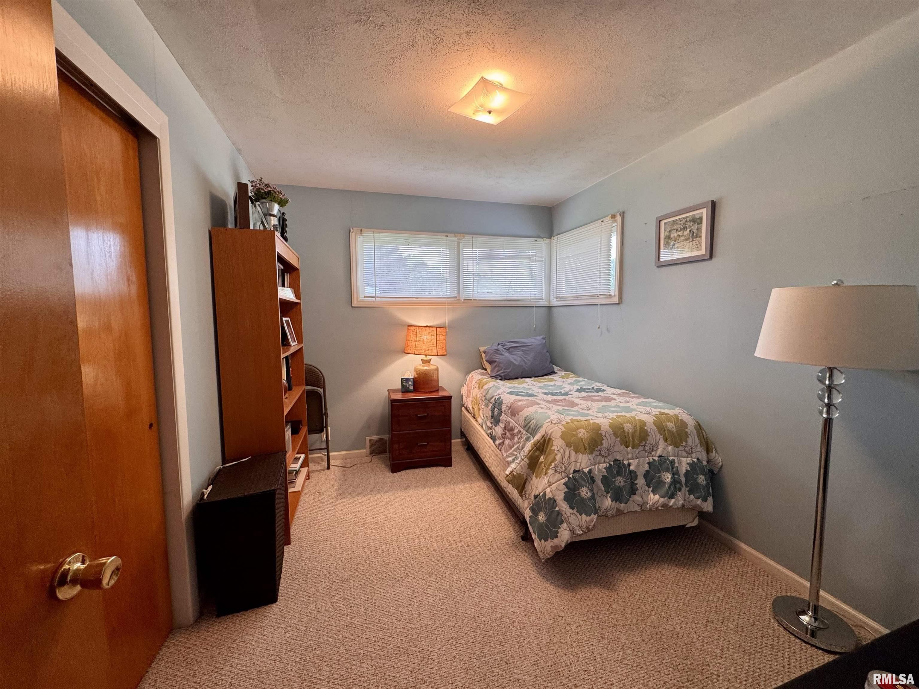 731 Madelyn Avenue Macomb, IL 61455 - Photo 15 of 23