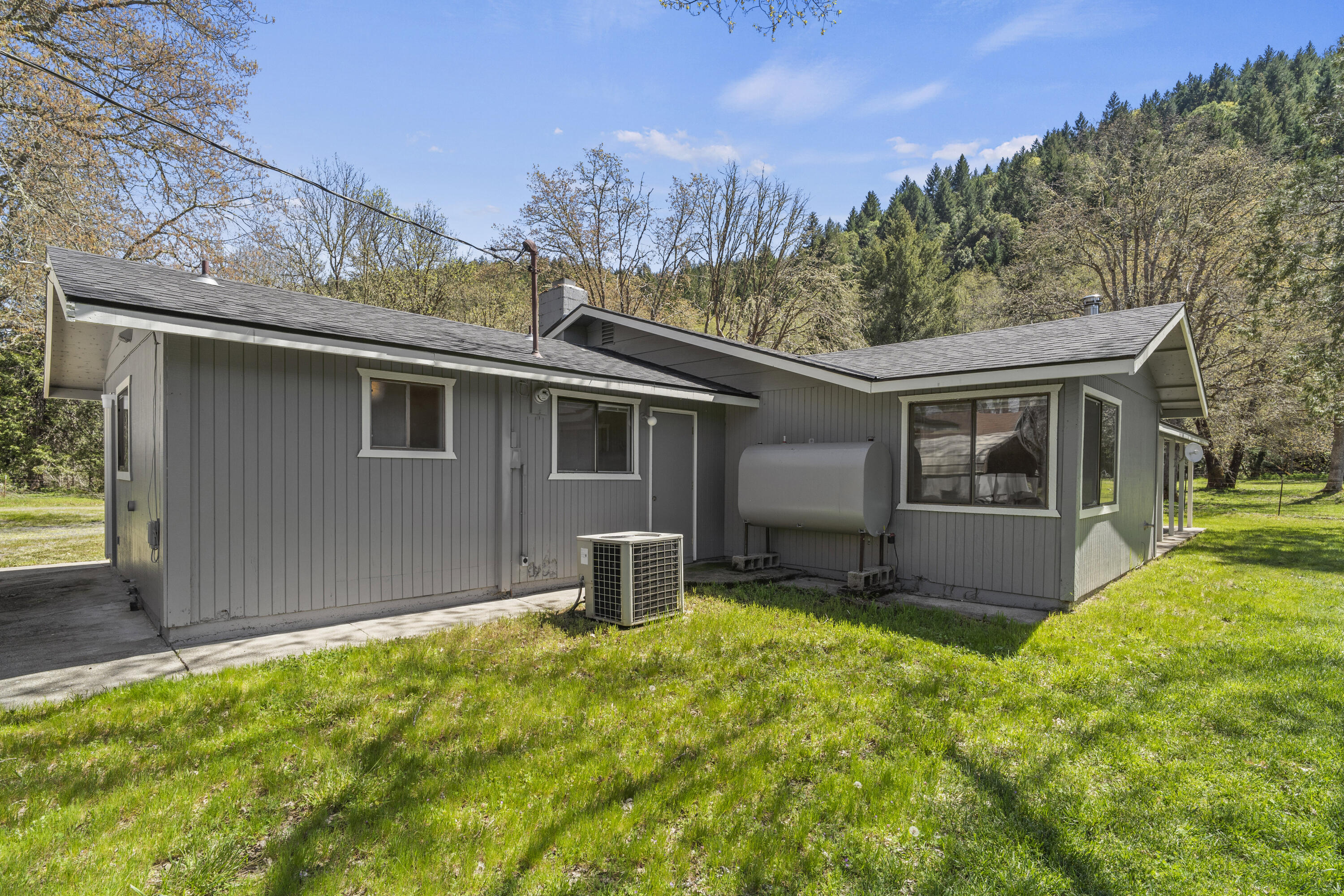 2800 Cedar Flat Road Williams, OR 97544 - Photo 28 of 48 Exterior