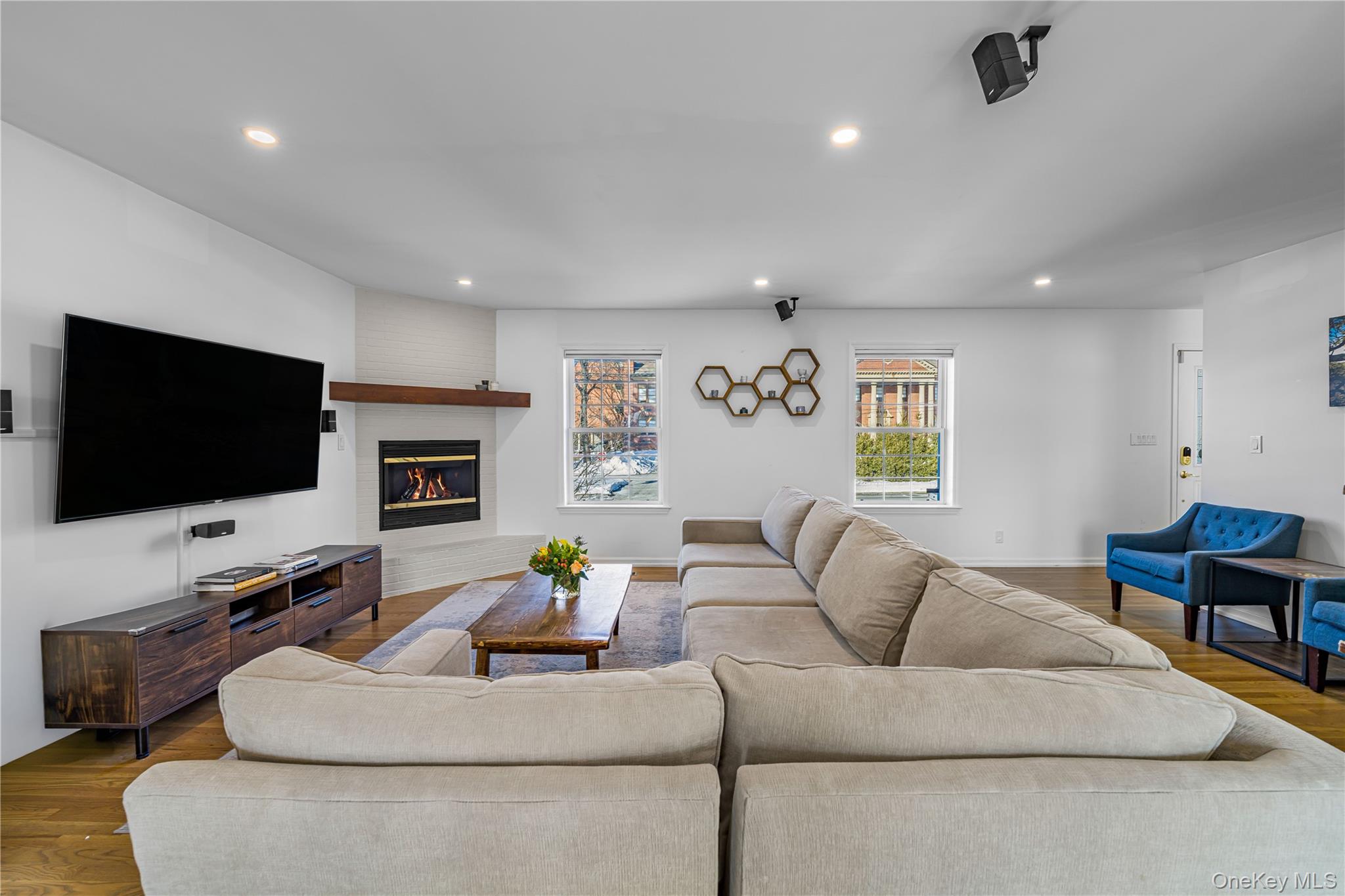 209 Neuton Avenue Rye Brook, NY 10573 - Photo 3 of 32