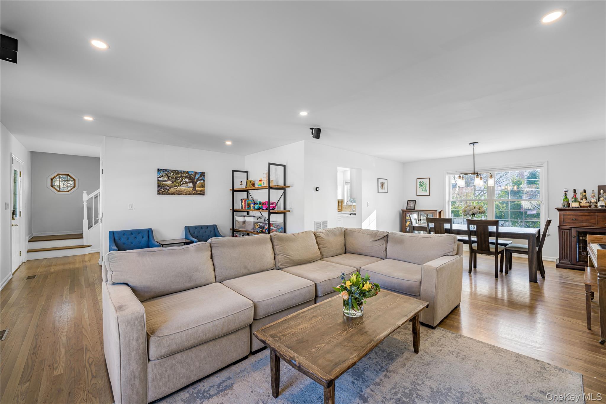 209 Neuton Avenue Rye Brook, NY 10573 - Photo 4 of 32