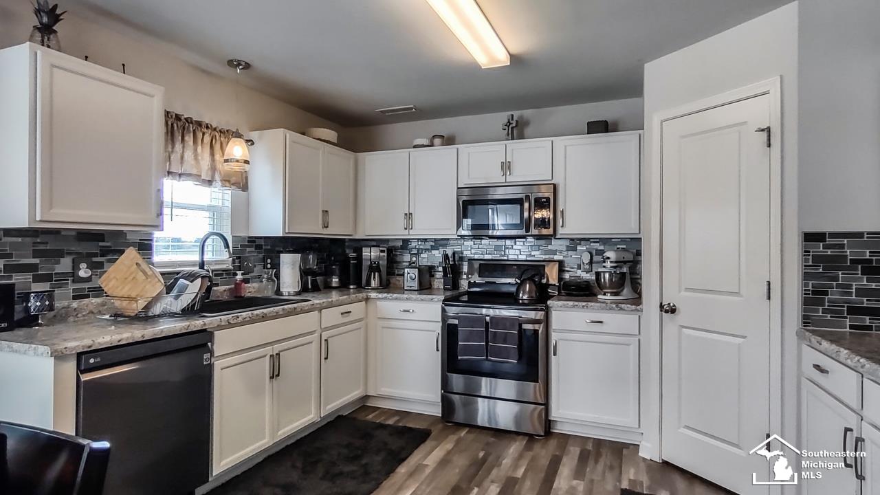 755 Rabbit Run Road Carleton, MI 48117 - Photo 2 of 40 50069783-1.JPG