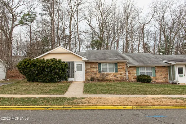 $299,000 | 31 A Poinsettia Court, Lakewood, NJ 08701