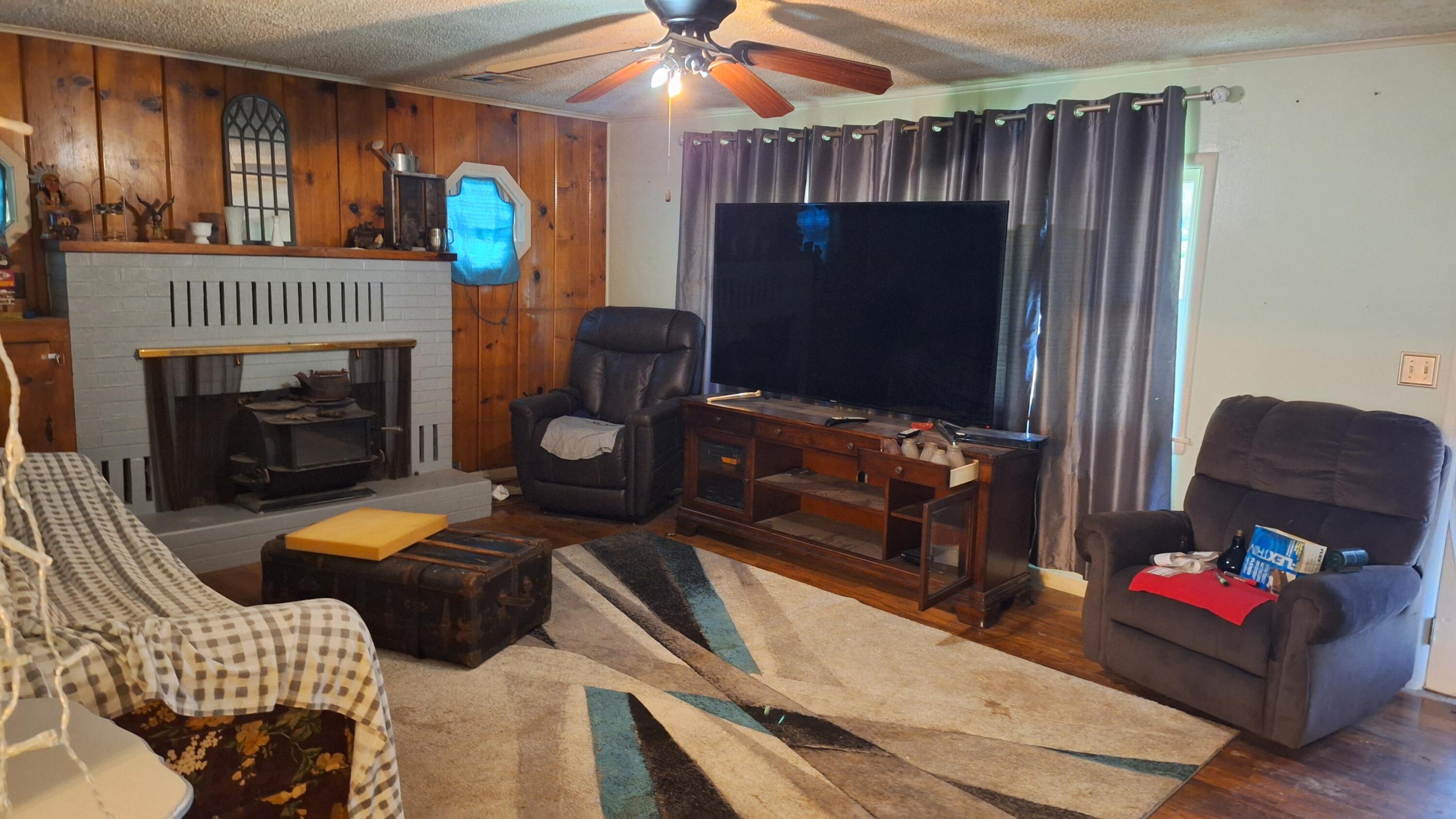 4102 Grant Road Central Point, OR 97502 - Photo 20 of 30 20240502_140551