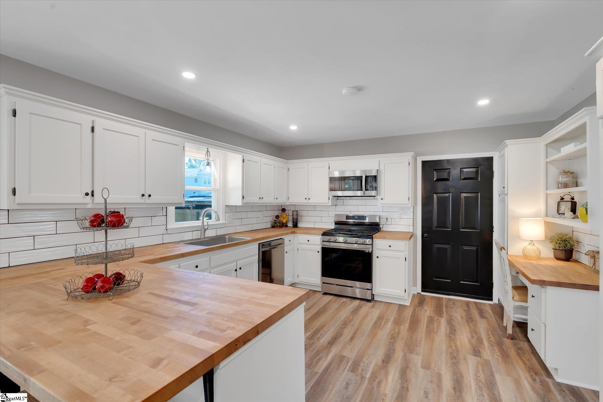 66 Cain Road Laurens, SC 29360 - Photo 9 of 35