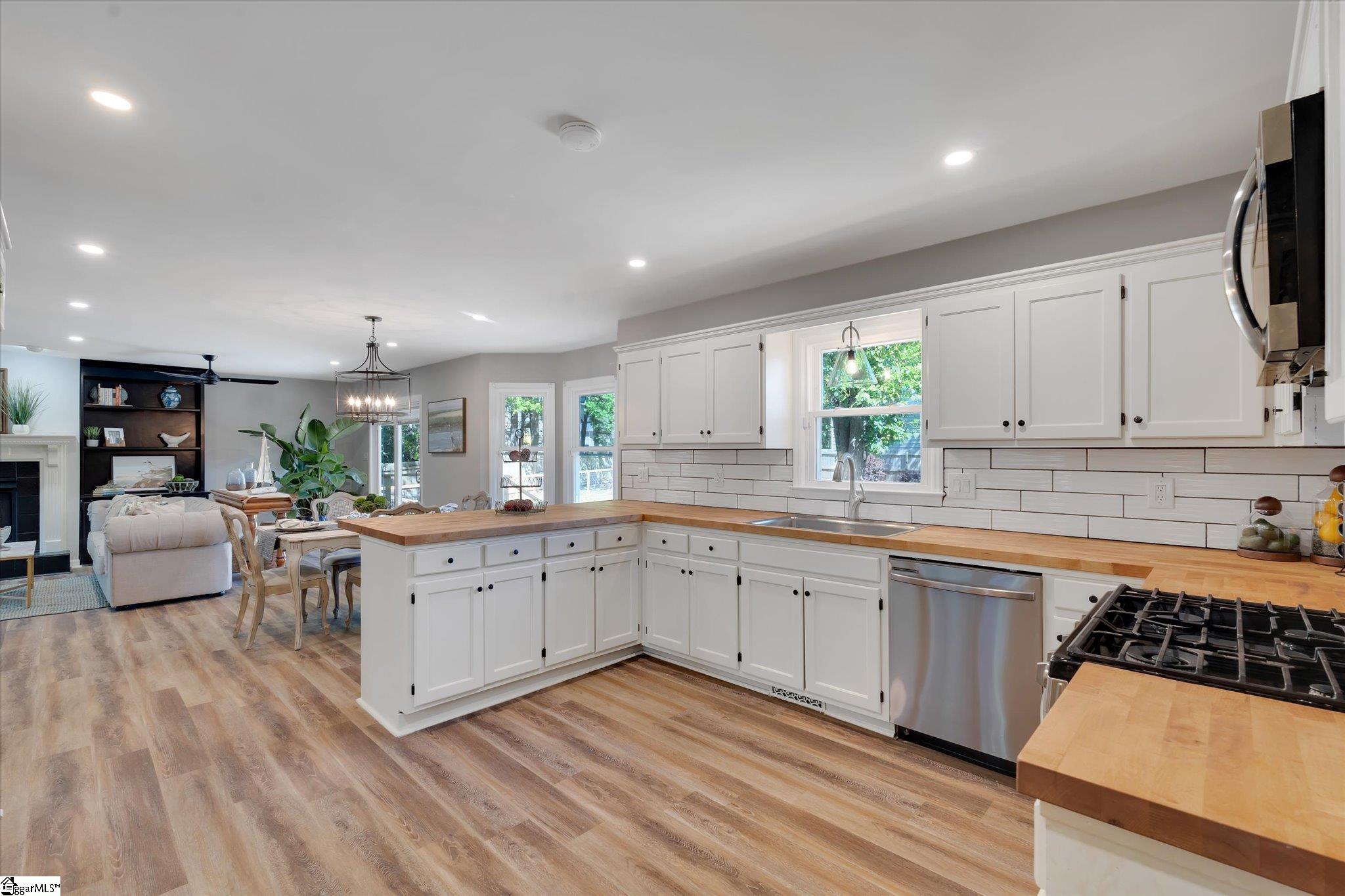 66 Cain Road Laurens, SC 29360 - Photo 10 of 35