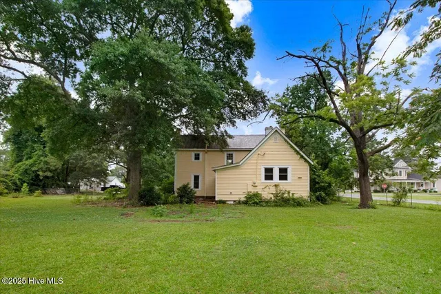 $170,000 | 105 West Wayne Street, Fremont, NC 27830