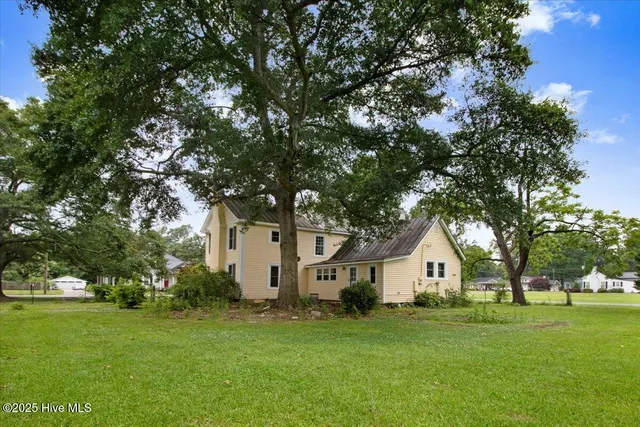 $170,000 | 105 West Wayne Street, Fremont, NC 27830