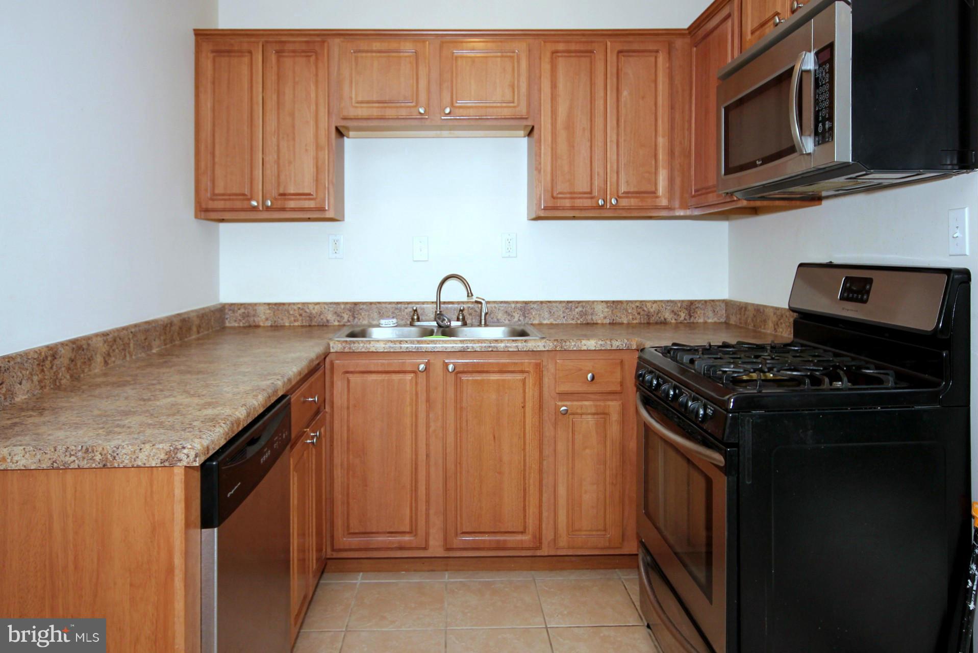 11533 Laurelwalk Drive Laurel, MD 20708 - Photo 17 of 25 Kitchen