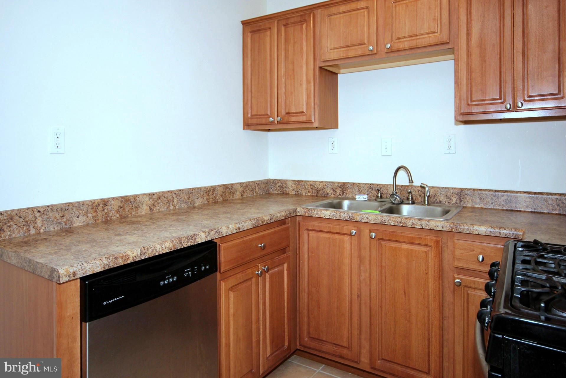 11533 Laurelwalk Drive Laurel, MD 20708 - Photo 18 of 25 Kitchen