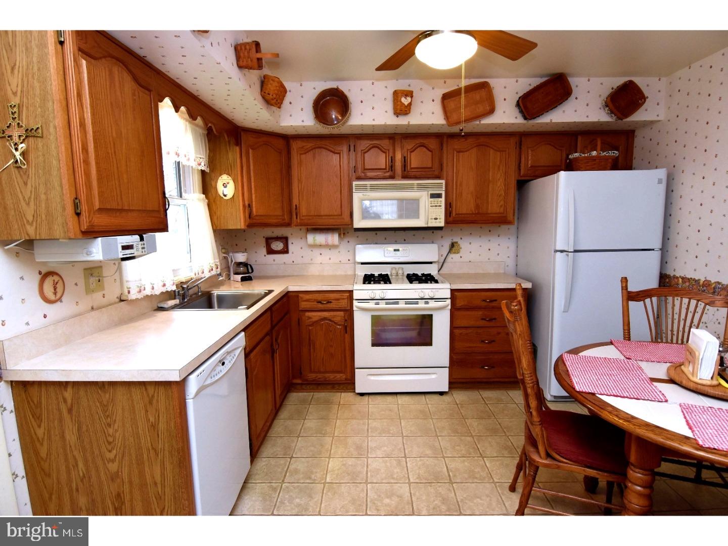2602 Hill Road Reading, PA 19606 - Photo 3 of 25