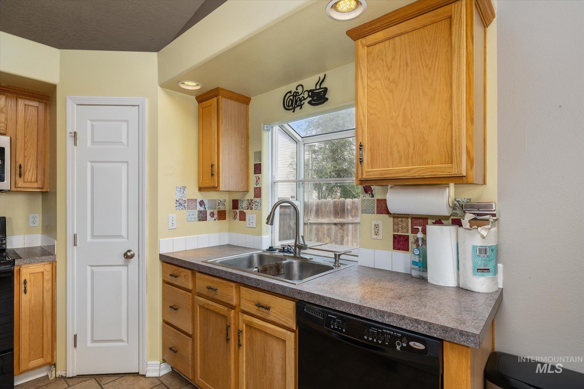 16842 Live Oak Place Caldwell, ID 83607 - Photo 17 of 43 Gallery Image 17