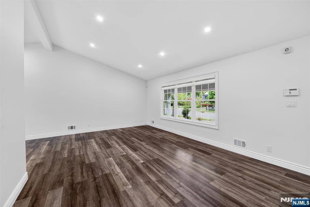 436 Ruckman Road Closter, NJ 07624 - Photo 7 of 33