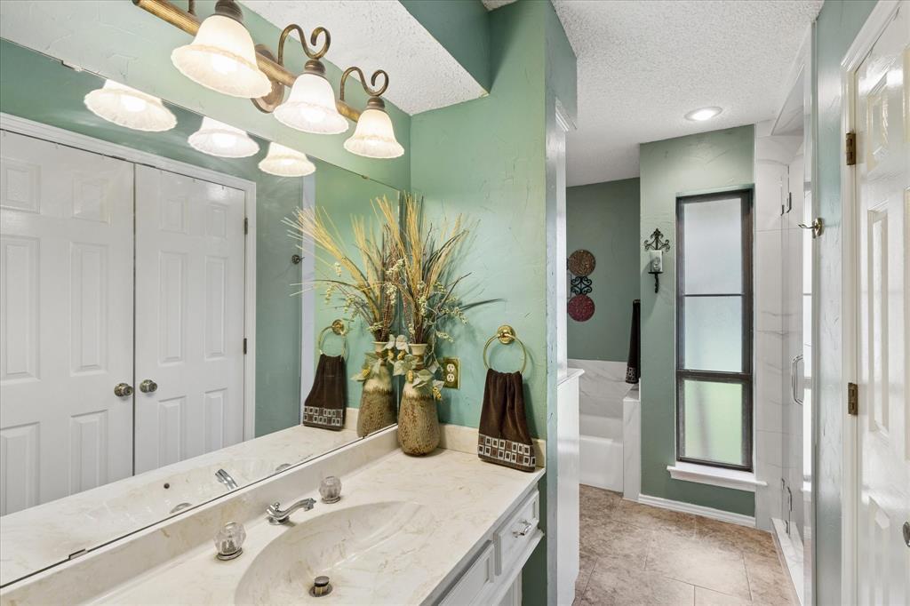 1401 Clover Hill Road Mansfield, TX 76063 - Photo 17 of 25
