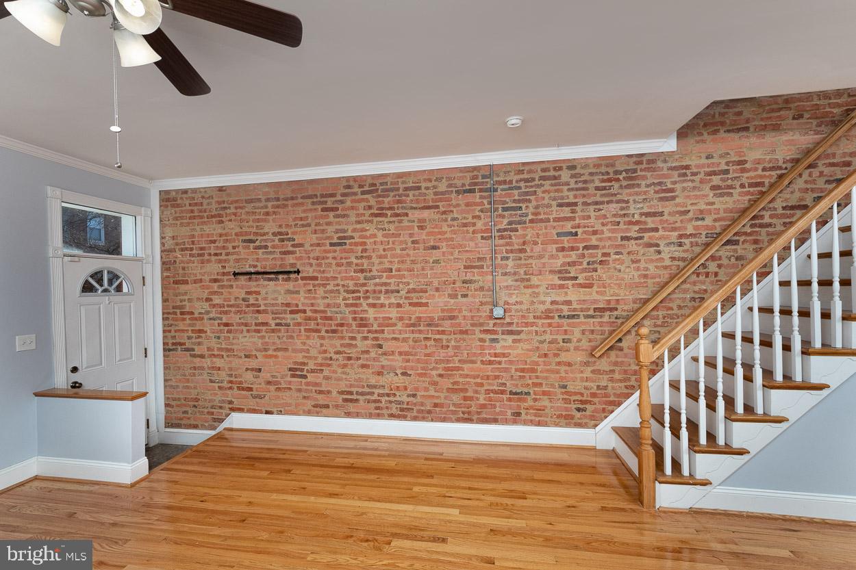 126 Rochester Place Baltimore, MD 21224 - Photo 14 of 33 Living Room!