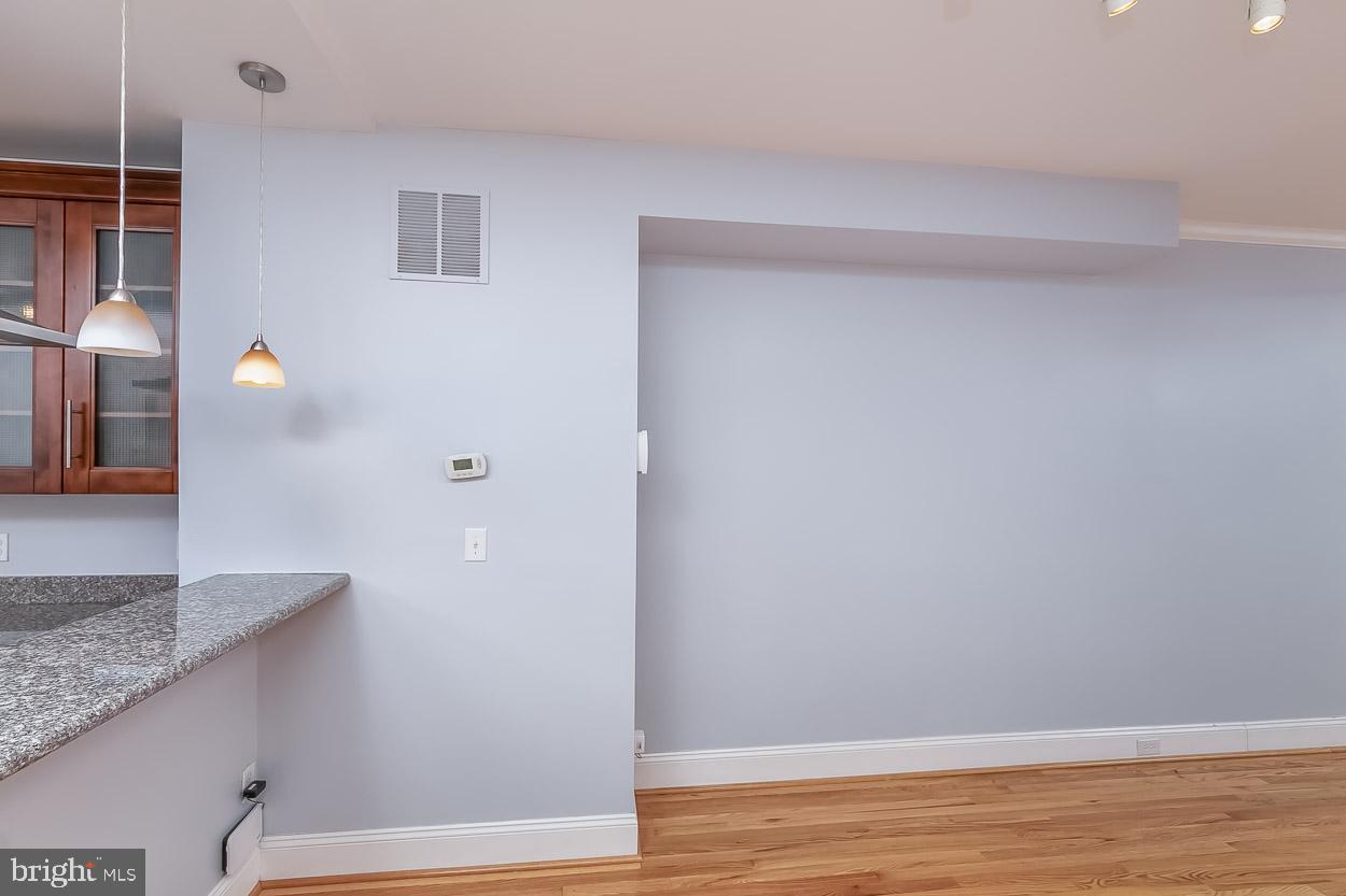 126 Rochester Place Baltimore, MD 21224 - Photo 5 of 33 Newly Painted!