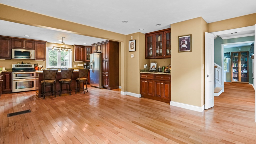 21 Heritage Road Rehoboth, MA 02769 - Photo 6 of 25 Gallery Image 6