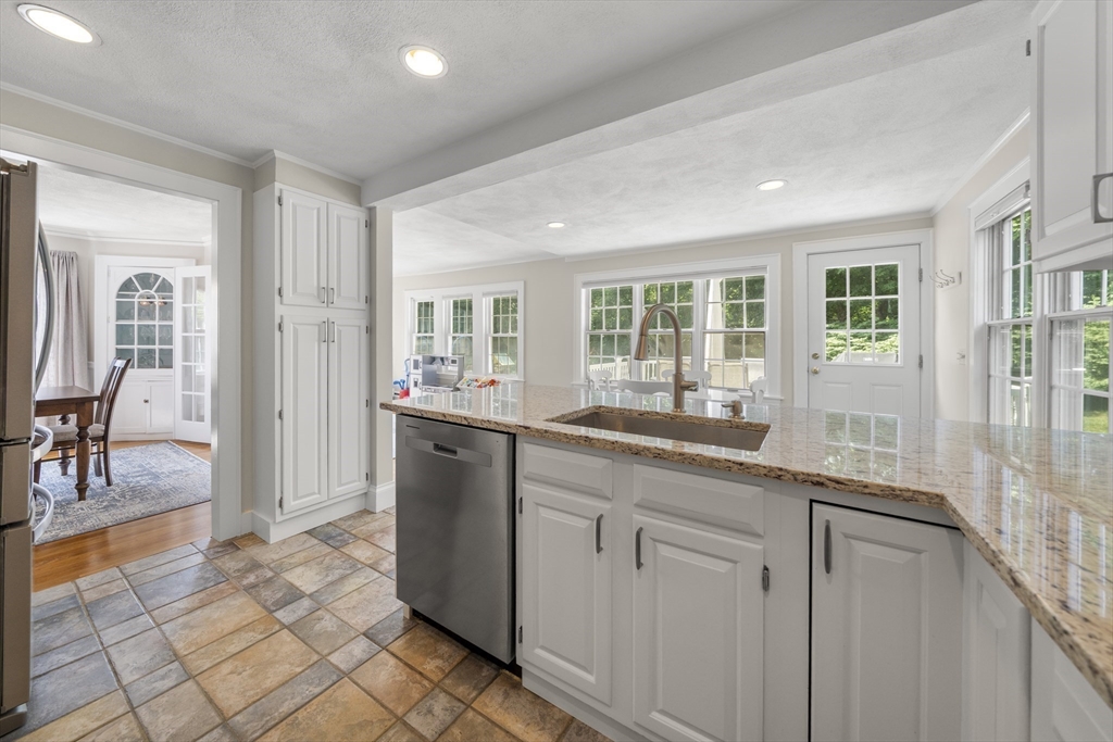 28 Parkway Road Medford, MA 02155 - Photo 10 of 38 Gallery Image 10