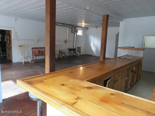 $900 | 30 Washington Street, Becket, MA 01223