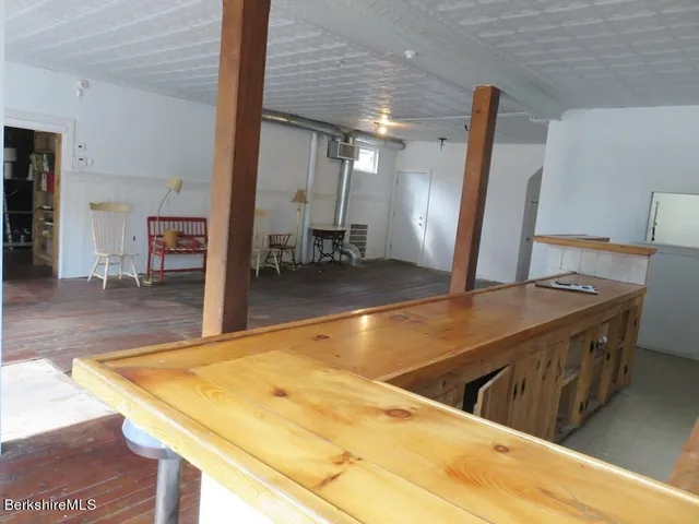 $900 | 30 Washington Street, Becket, MA 01223