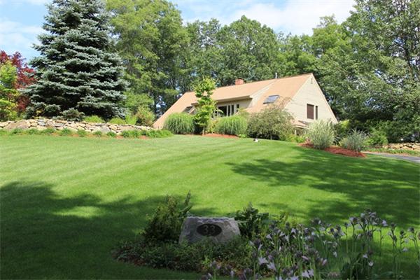 33 Newbury Road Ipswich, MA 01938 - Photo 3 of 30 Gallery Image 3