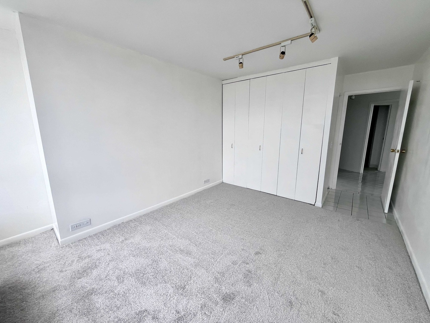 5415 North Sheridan Road, Unit 2911 Chicago, IL 60640 - Photo 15 of 21 Gallery Image 15