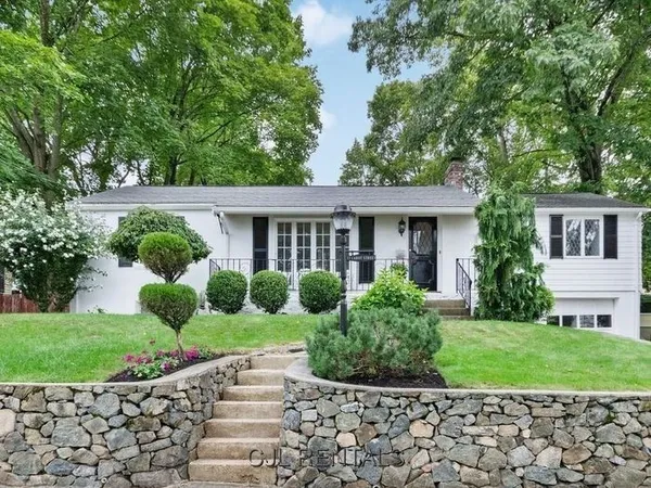 $3,900 | 77 Cabot Street, Waltham, MA 02453