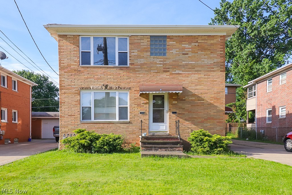 2827 Snow Road, Unit 2825 Cleveland, OH 44134 - Photo 1 of 28