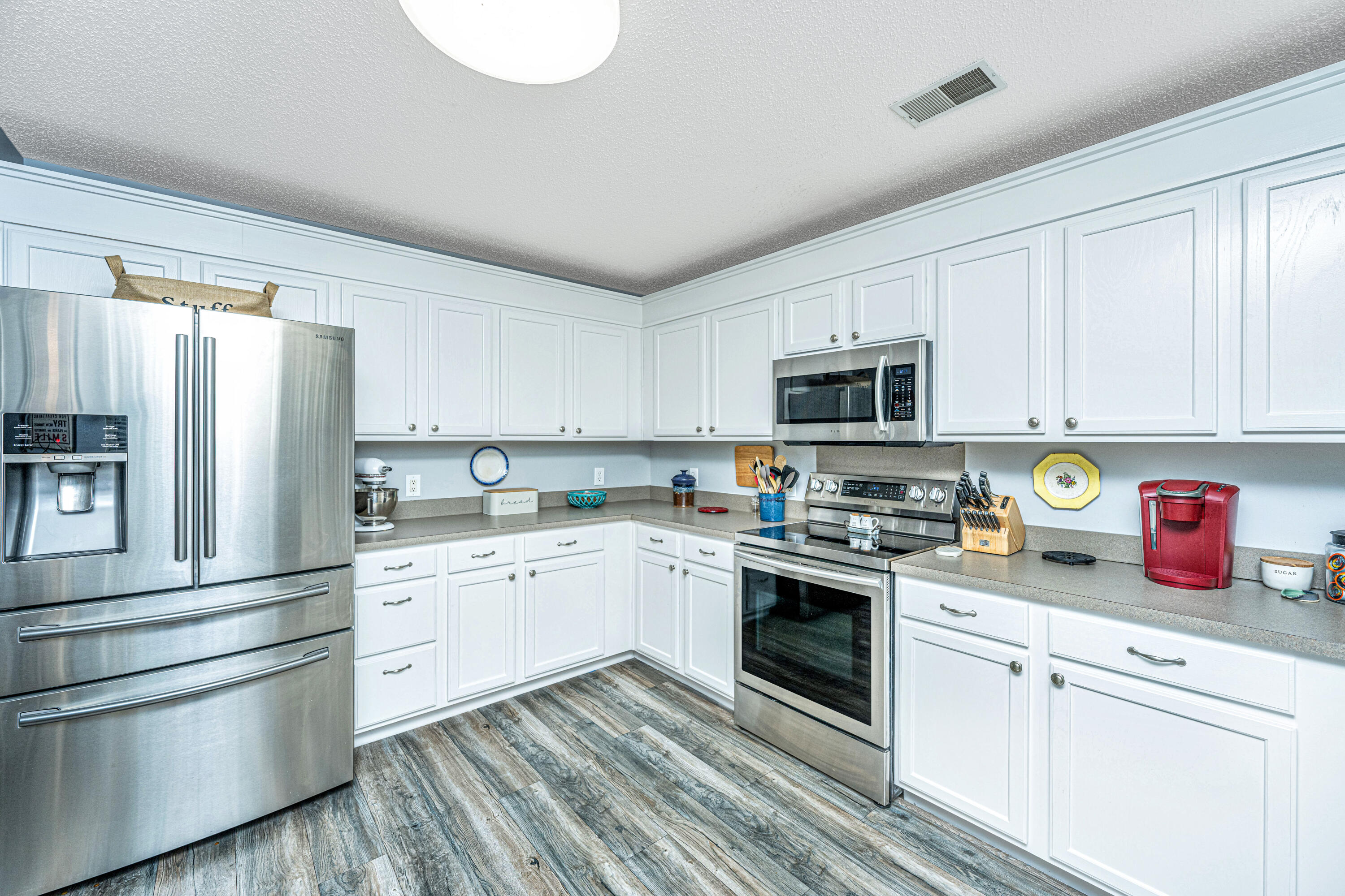105 Avalon Road Summerville, SC 29483 - Photo 19 of 51 105AvalonRd018