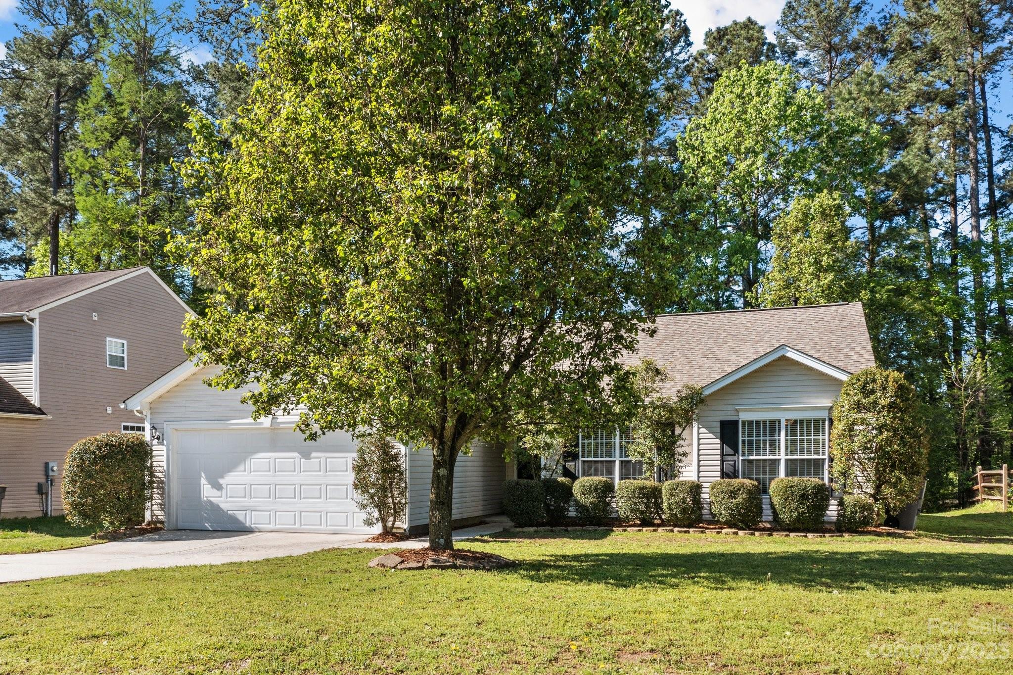 1926 Summit Ridge Lane Kannapolis, NC 28083 - Photo 2 of 28 Gallery Image 2
